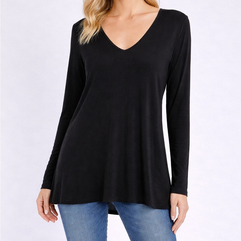 Show Me Your MuMu Black Long Sleeve V Cut Tunic Top Medium
